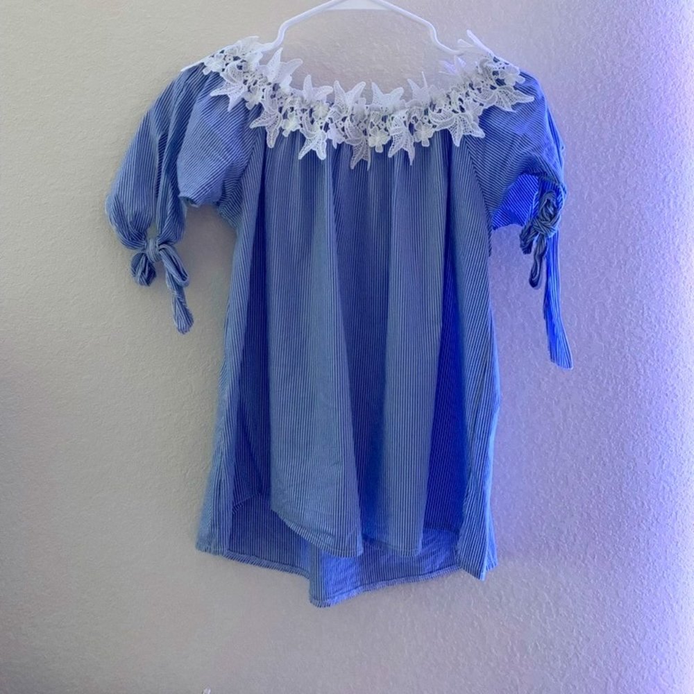 Stripped off-shoulder top size M/L